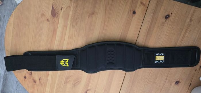 weightlifting belt