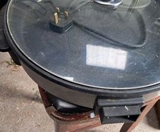 Large Electric fryjng/grill pan.