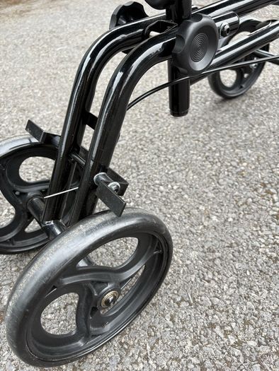 Knee walker