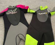 Kids wetsuits x 2 age 6