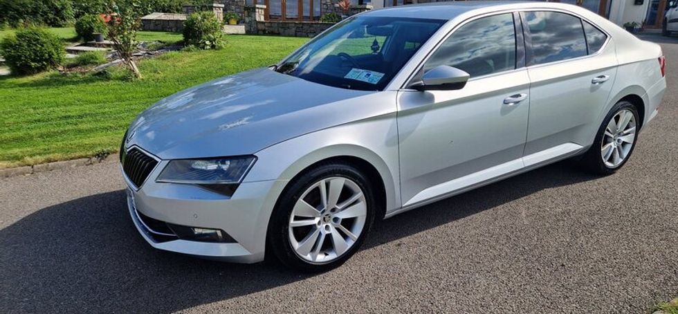 2019 Skoda Superb 2.0 TDI SEL Executive DSG | Leat