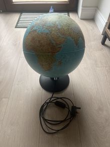 Illuminated globe