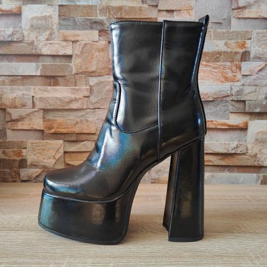 Black Chameleon Waterproof Ultra High Platform  Ankle Boots, size 40