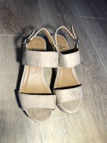 Beige Sandals (NEW) size 3