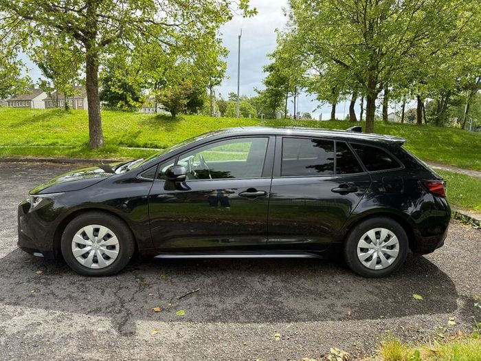 2021 Corolla Touring Hybrid Auto only19900