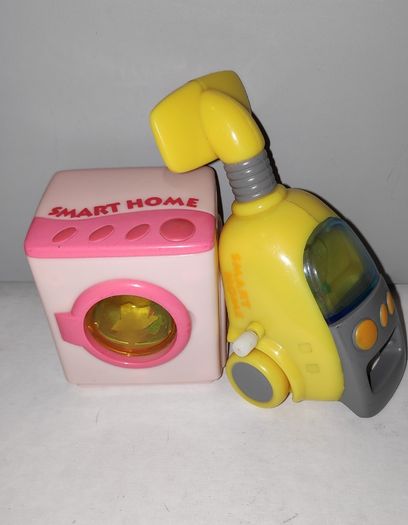 Vintage Smart Home appliances Wind Up toys washing machine & vacuum cleaner