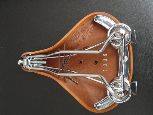Heritage Sprung Premium Leather Saddle 270Mm 210Mm - Honey