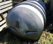 Oil tank