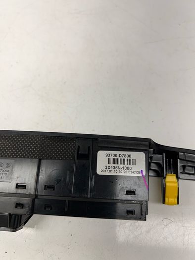 Hyundai Tucson Hazard Warning Switch Mk3 2017 93700-d7800 A2l5b3s