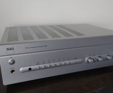 NAD c352 amplifier