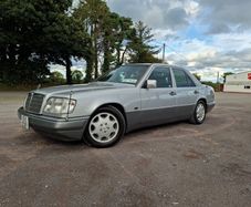Mercedes-Benz E-Class 1993