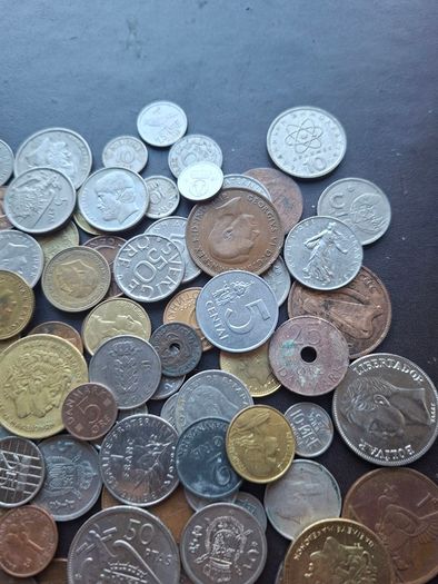 A Lot of 600+ grams of coins from Worldwide#8