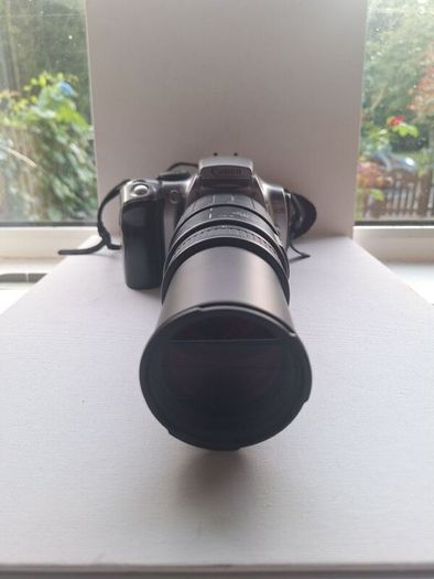 Canon EOS 300D digital SLR camera