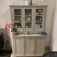 Dresser 6 door