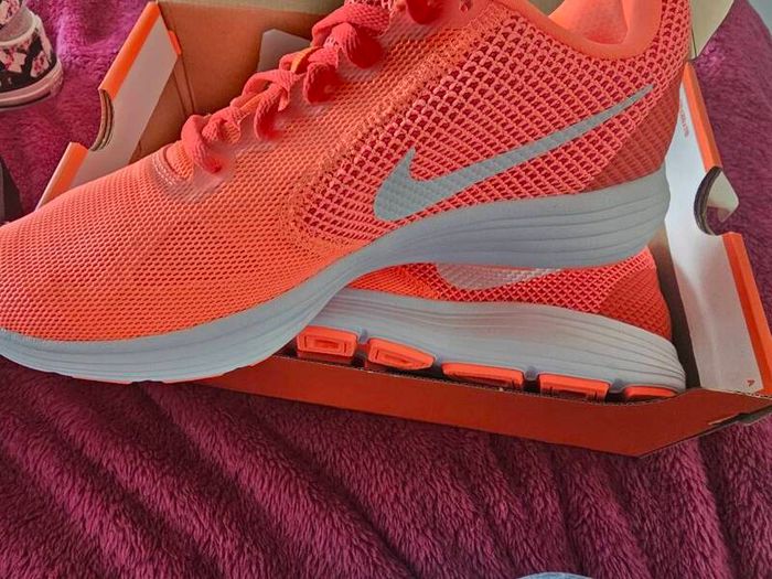 Nike Revolution 3