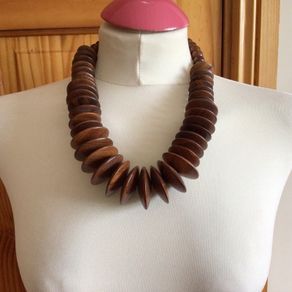 Vintage statement chunky  wooden disc Graduated necklace