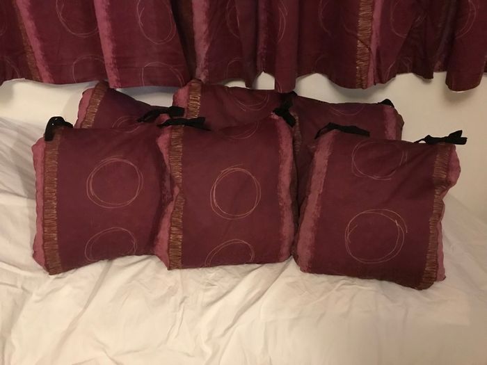 Pre-loved Curtains + 6 seat cushions