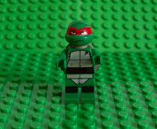 LEGO Teenage Mutant Ninja Turtles Raphael minifigure (tnt015)