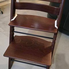 Stokke Tripp Trapp Chair Walnut (In Original Box!) + Accessories + FREE Catchy Food Catcher Included