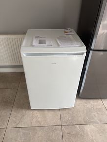 Fridge Logik under counter