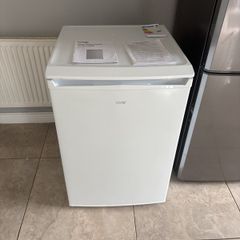 Fridge Logik under counter