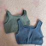 4 x XS cropped tops Image 4