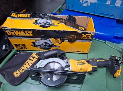 Dewalt DCS571N saw