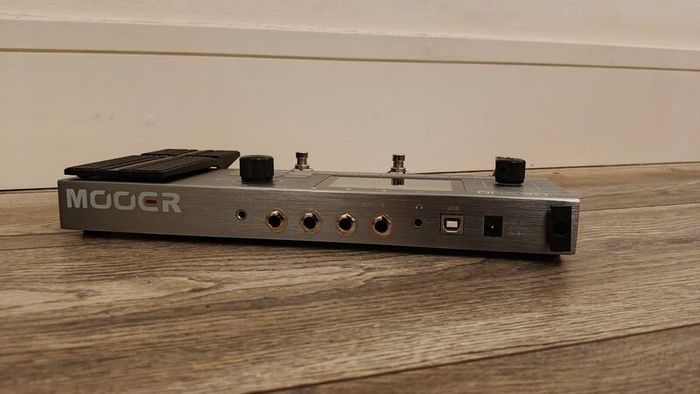 MOOER GE200 Guitar Effects Pedal