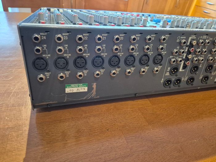 Allen & Heath GL2200 24-Channel Mixer in Flight Case
