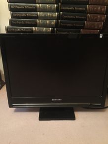 Samsung Sync master 225MW 22 -inch HDTV and DVD player
