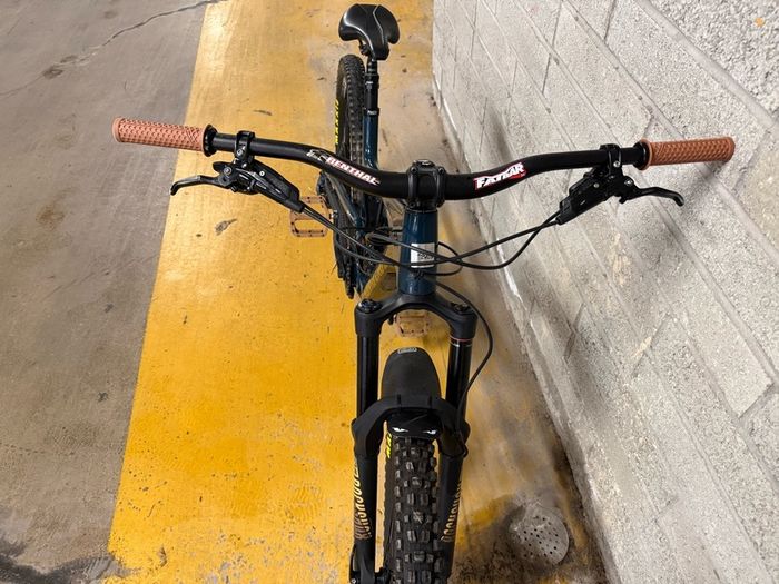 Santa cruz nomad C 2018 (Perfect starter set