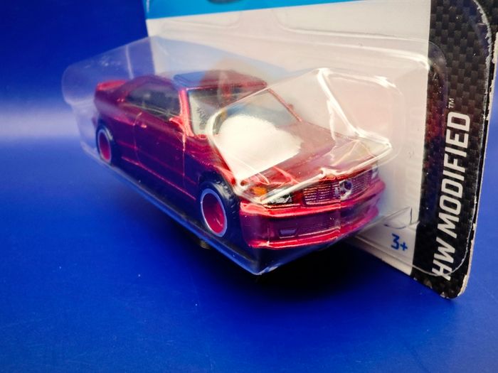 Hot Wheels Super Treasure Hunt '89 Mercedes-Benz 560 SEC AMG, new.