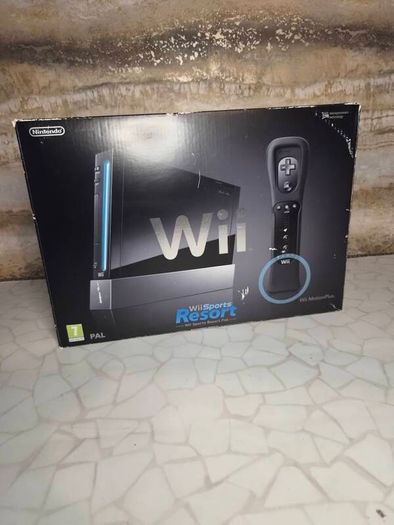 wii boxed  sealed 2 games