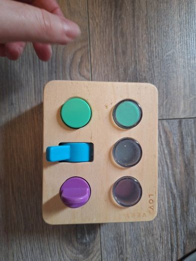 Lovevery The Thinker Play Guide 11-12 Months