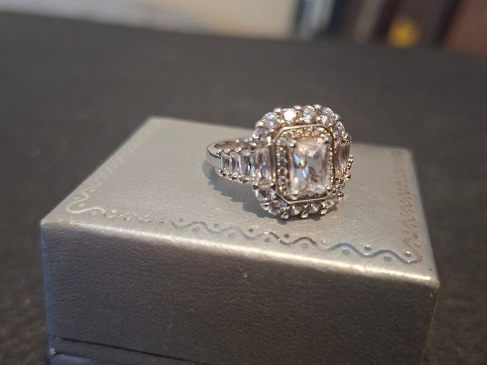 Nice 925 Sterling Silver Ladies Cocktail Ring