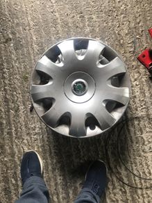 Set of used 15in Skoda wheel trims