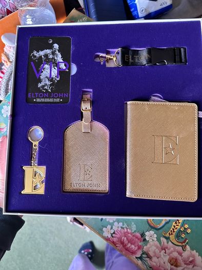 ELTON JOHN - vip gift box