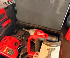 Milwaukee Lockbolt M18