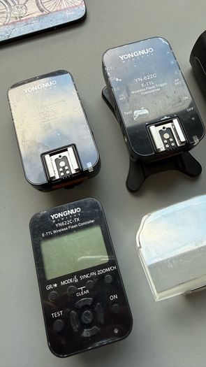 Canon Speedlite 600ex + Flash Trigger For Canon + charger and battery