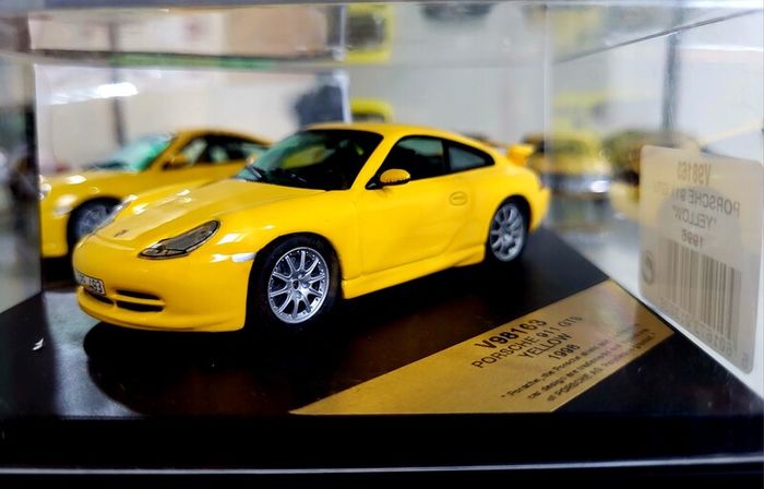 Porsche 911 Gt3 1:43 Model Reduced To Clear