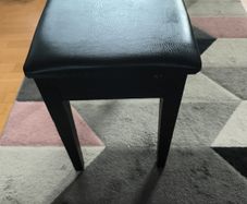 Piano chair