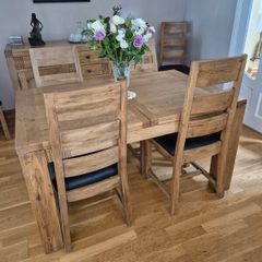Solid Oak Dinning Room Table,Chairs and matching Sideboard