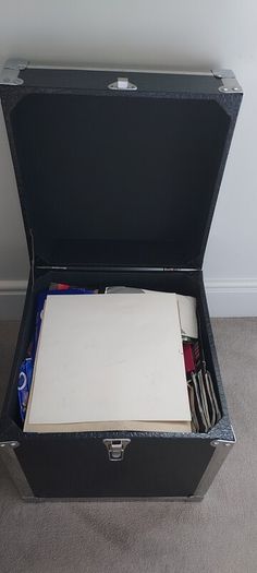 Storage box/Side table
