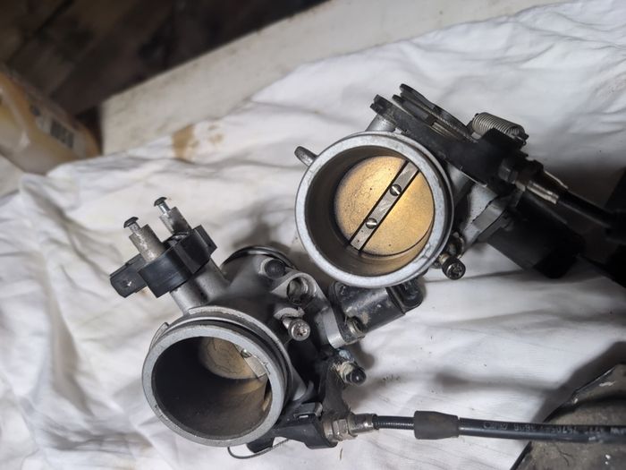 BMW r1200 GSA 2006 throttle bodies