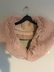 fur collar