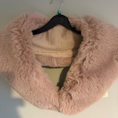 fur collar