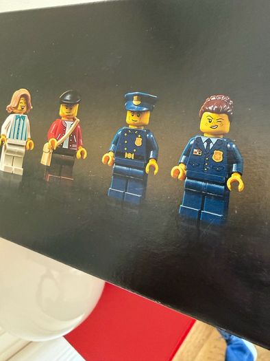 lego modular police Station 10278