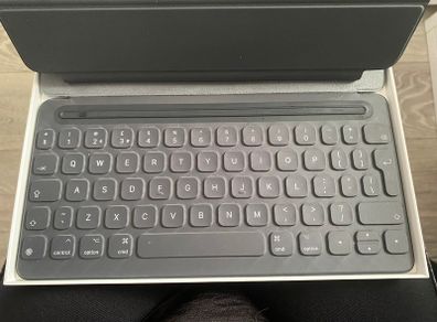 Apple i Pad Pro Smart Key Board