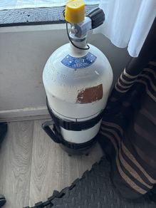 scuba tank