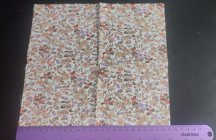 7x Mixed patterns 25cm x 25cm fabric pieces